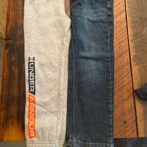 Boys pant bundle NWT under armour and jeans size 5